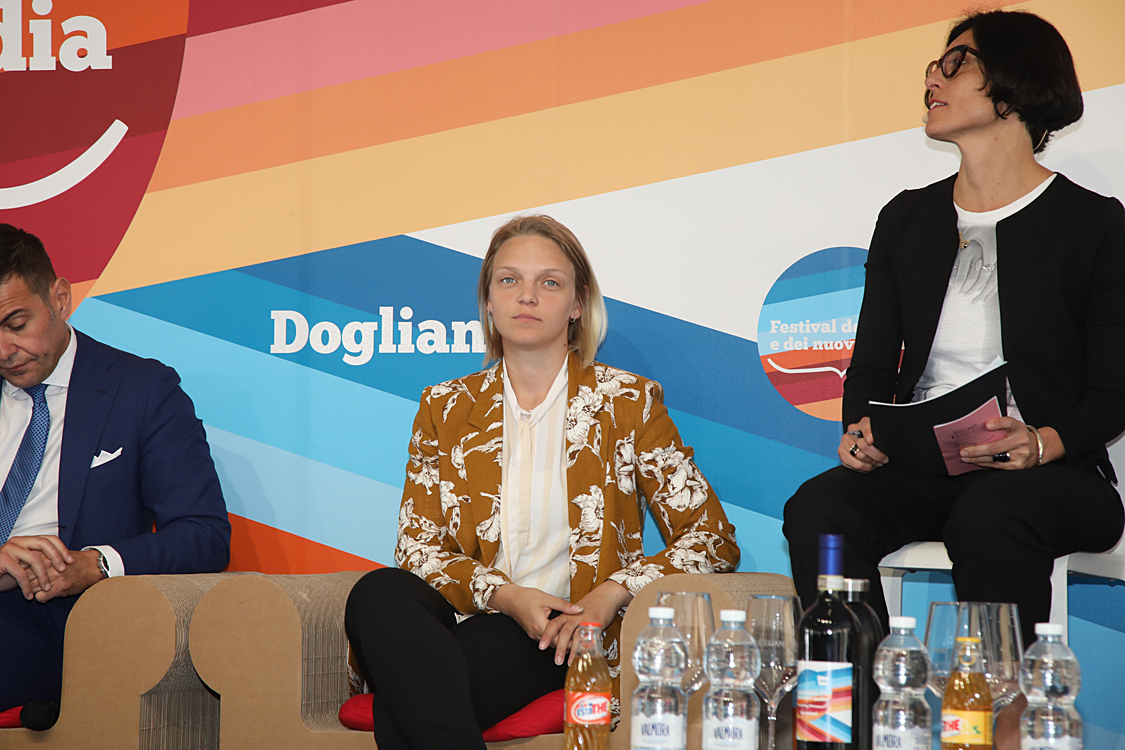 Festival della TV e dei Nuovi Media 2019_138.jpg - Road to Tokyo 2020: Eurosport e l’esperienza olimpica Cosa significa partecipare a una Olimpiade? E magari vincere una medaglia d’oro?  Alcuni tra i grandi atleti azzurri, tra cui la portabandiera di PyeongChang 2018 Arianna Fontana, raccontano le loro sfide, le loro emozioni e i loro successi a cinque cerchi.  E per Eurosport, broadcaster ufficiale delle prossime tre Olimpiadi, la sfida di portare nelle case degli italiani un’esperienza mai vista prima.